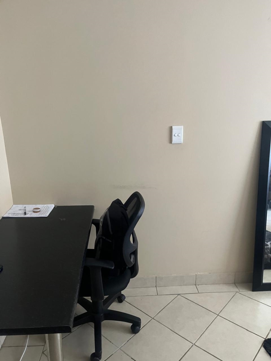 1 Bedroom Property for Sale in Vredenhof Sh Free State